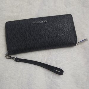 Michael Kors Black Logo-Print Zip Wristlet Wallet